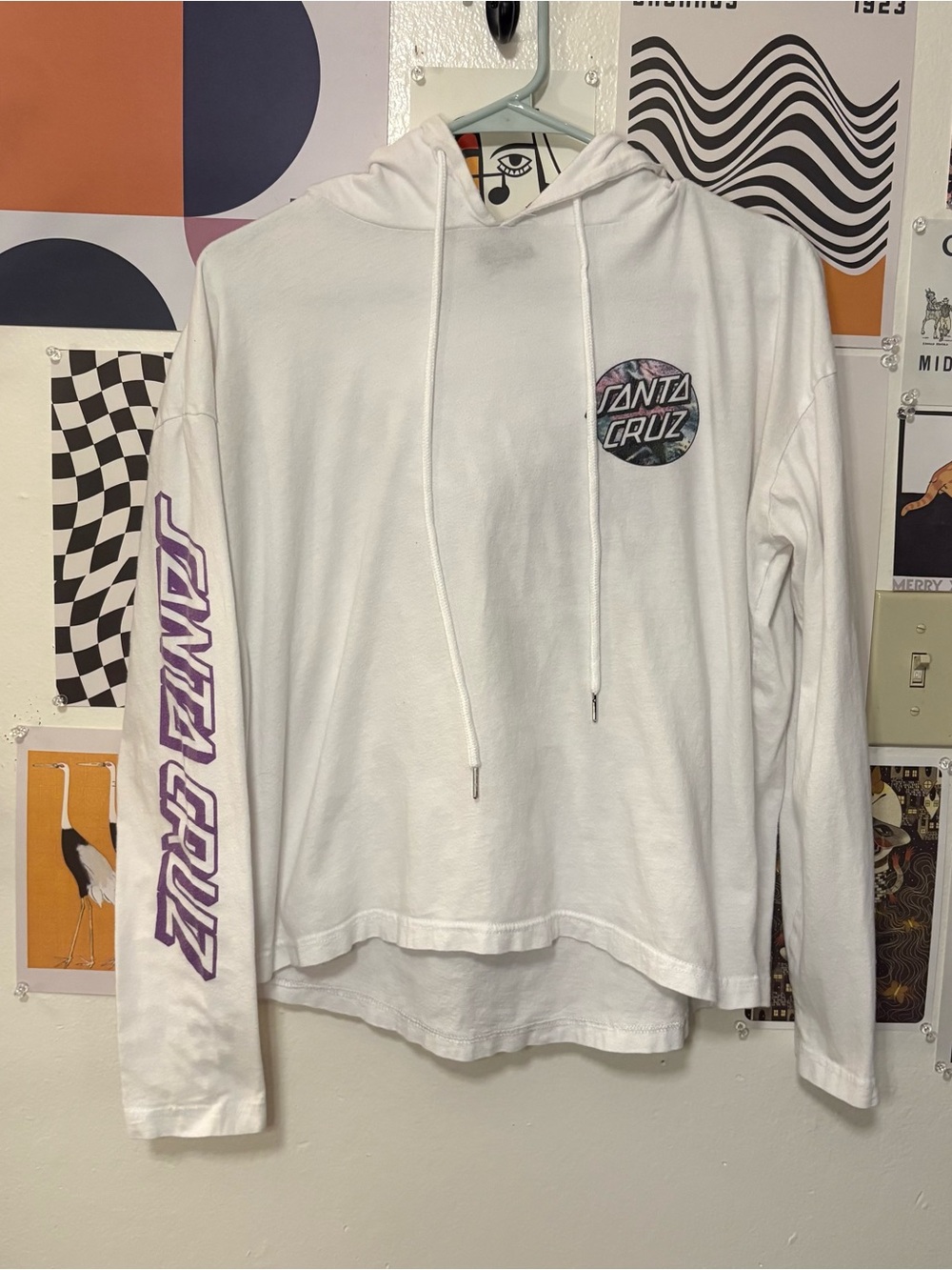 Santa Cruz Women’s White Graphic Lightweight Hoodie Size 10